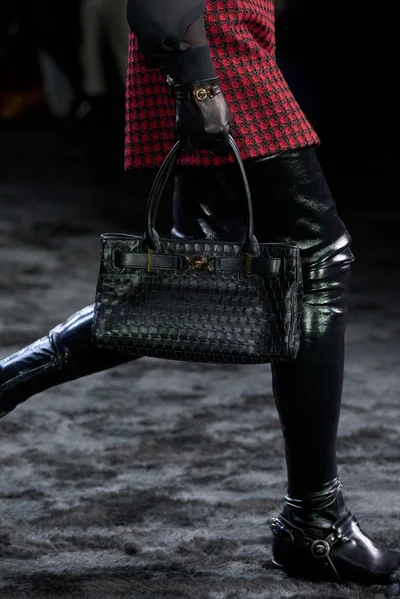 Look 17